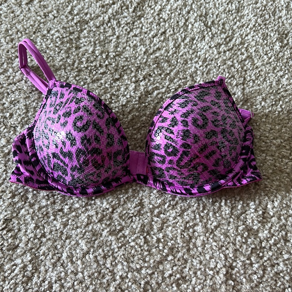 Victorias Secret Pink limited edition fashion show pushup sequin leopard bra 32b